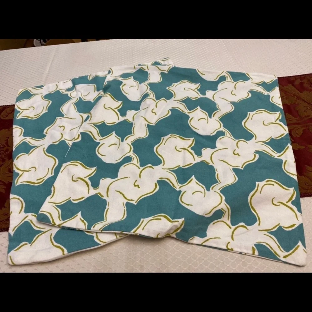 2 West Elm set of 18x18 pillow shams/covers